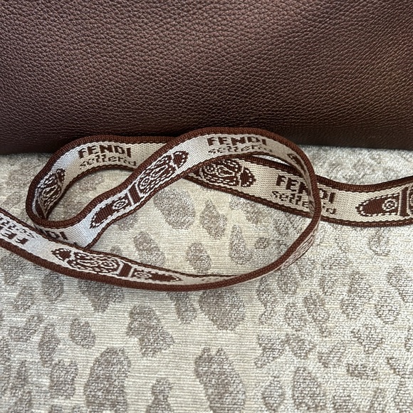 Fendi Selleria Bronze pebbled leather crossbody and matching wallet set - Picture 5 of 17